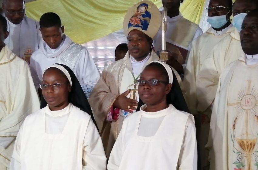 Audrey hounyo et regina abitan