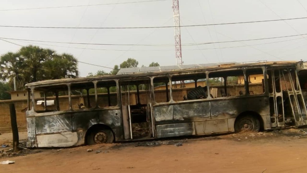 Bus brûlé