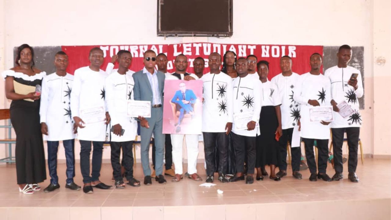 Journal l'etudiant noir