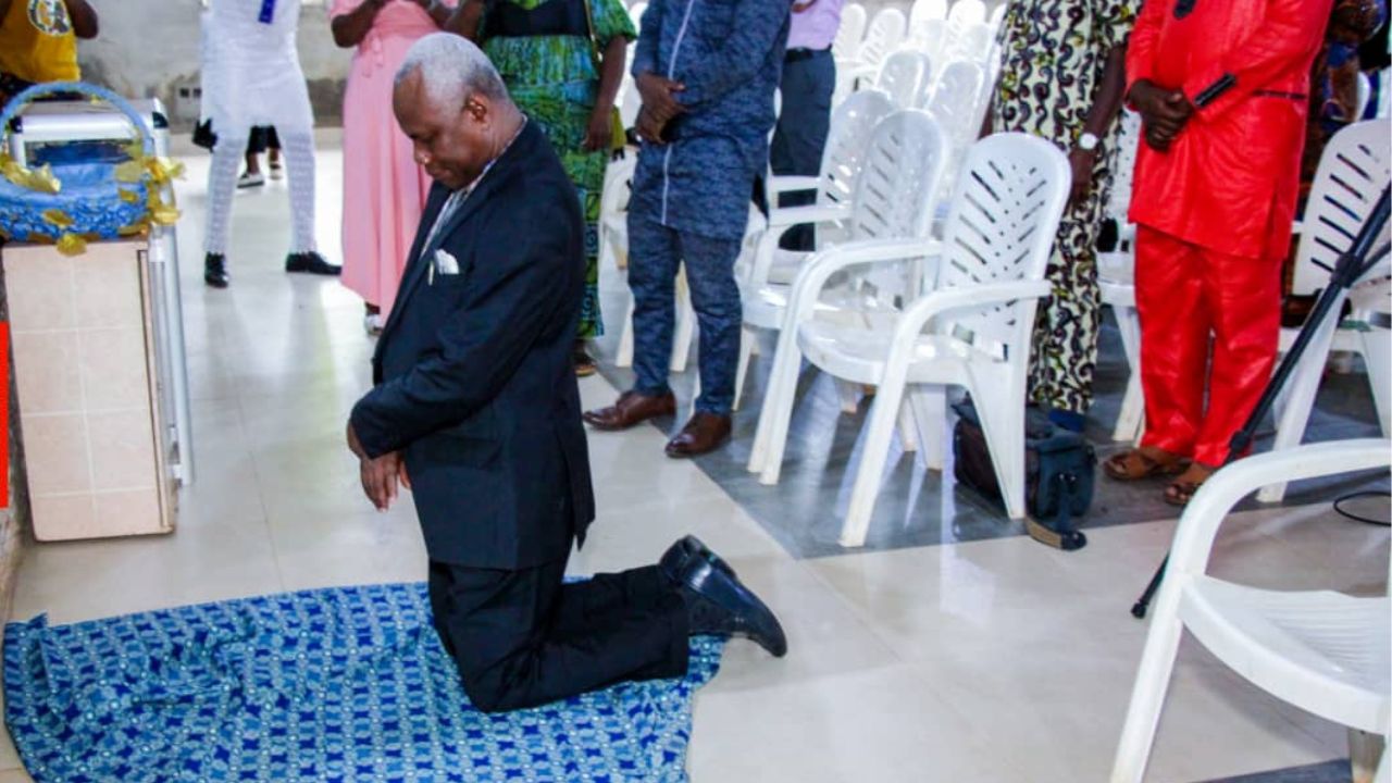 Pasteur dieudonné noukounyeflin