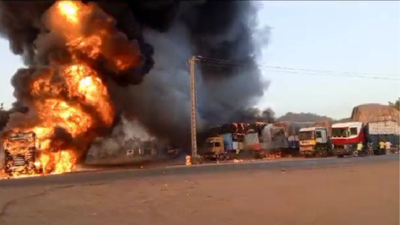 Camion en feu à kandi