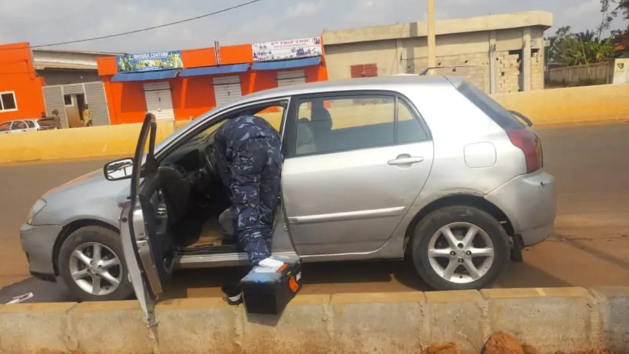 véhicule volé abandonné