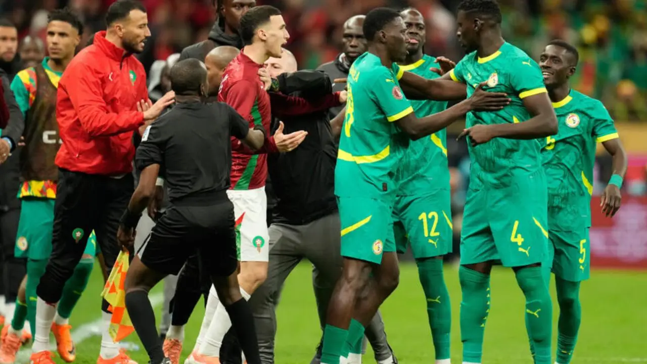 le Maroc et le Sénégal sanctionnés après les incidents de la finale