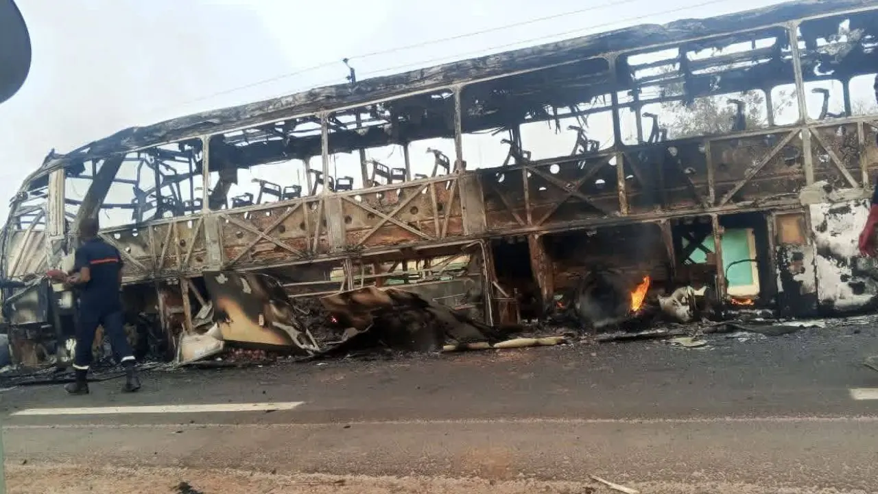 bus entièrement calciné