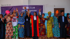 Bénin/JIF 2026 : JVS mobilise la communauté de Zè à travers un “procès des normes” contre les injustices faites aux filles