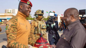 Burkina Faso : Ibrahim Traoré reçoit Évariste Ndayishimiye, président en exercice de l’Union africaine