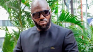 Justice sud-africaine : le séjour carcéral de Kémi Seba prolongé, l’extradition non évoquée à l’audience