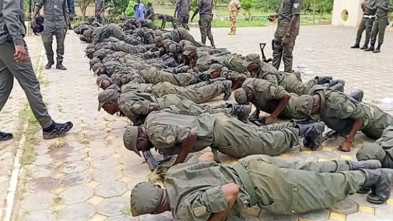 journalistes soumis à une formation militaire au nom du « patriotisme »