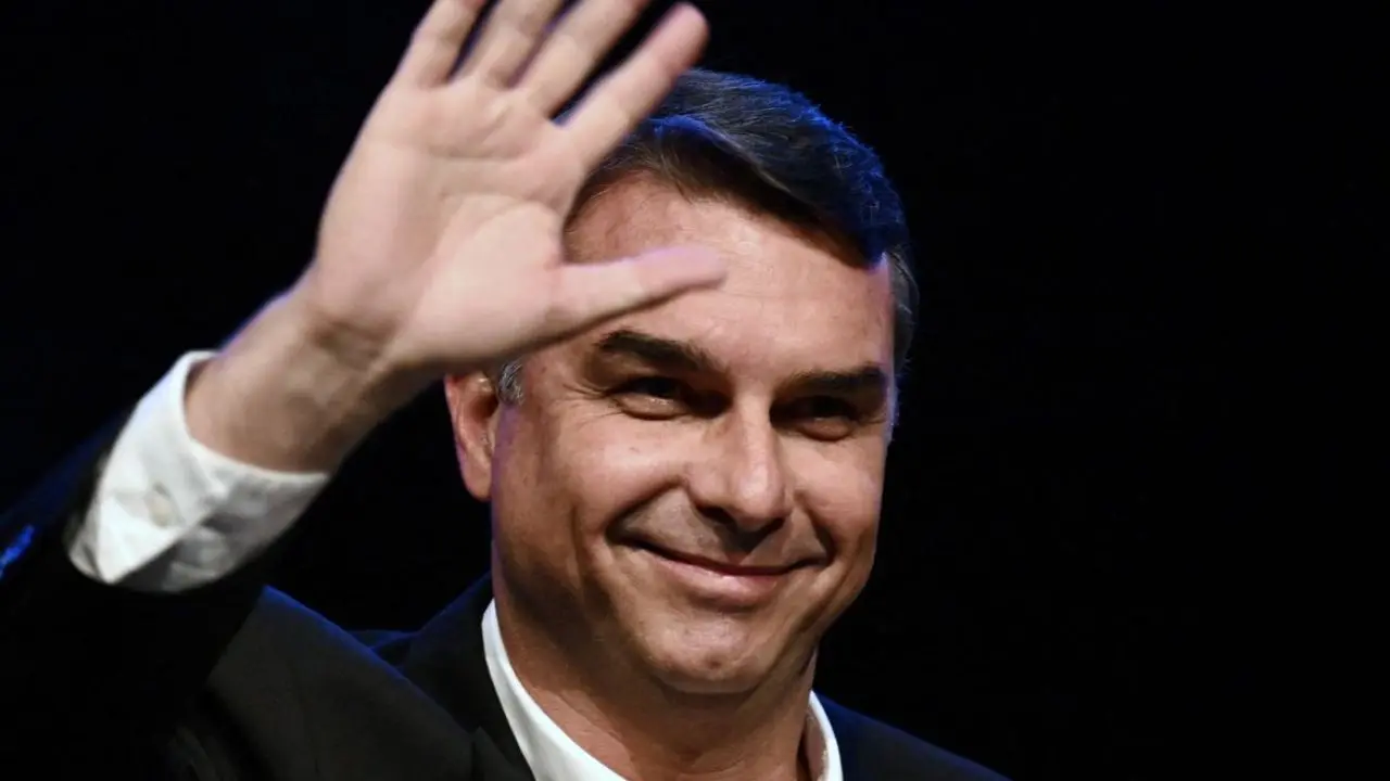 Flavio Bolsonaro s'enfuit aux États-Unis