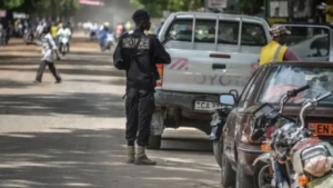 Cameroun : deux frères accusés d’avoir déterré le corps de leur cousin pour vendre ses ossements à des trafiquants de drogue